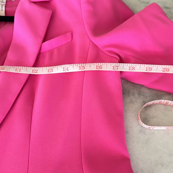 Crepe Khloe Blazer - Picture 10 of 10